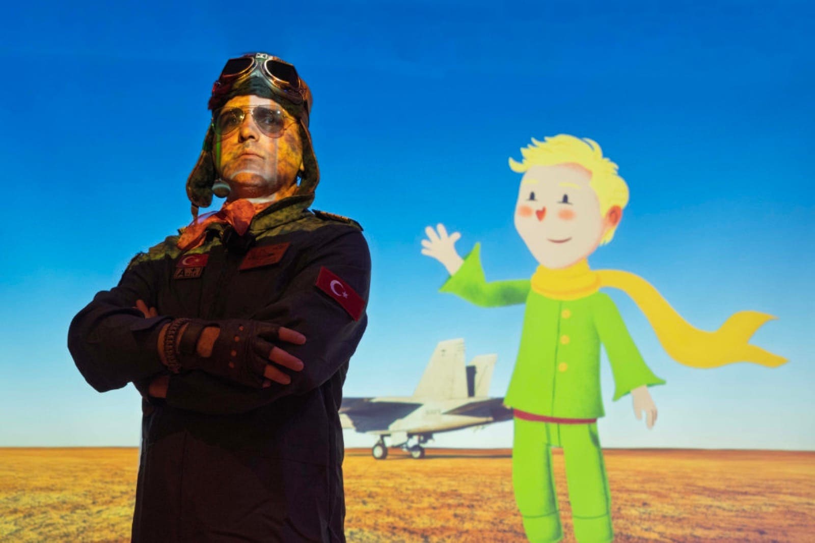 Küçük Prens Sen Neredesin oyunundan bir sahne — pilot ve dijital Küçük Prens
